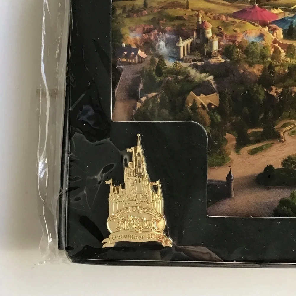 Disney Fantasyland Pin & Litho Magic Kingdom 2012 Grand Opening Cast Member NEW - Picture 13 of 13